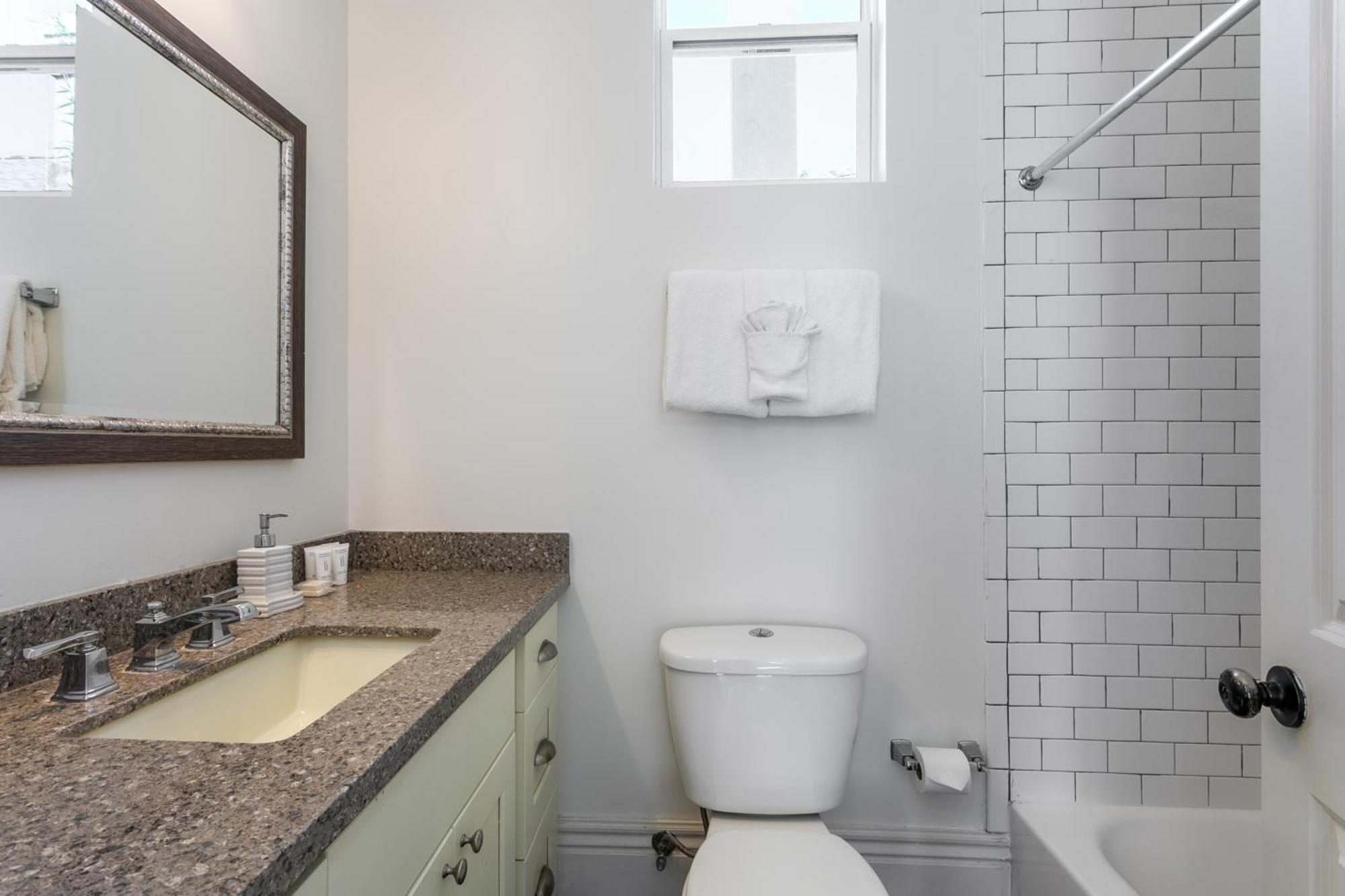 Apartmán Charming 2Br On Carondelet By Hosteeva New Orleans Exteriér fotografie